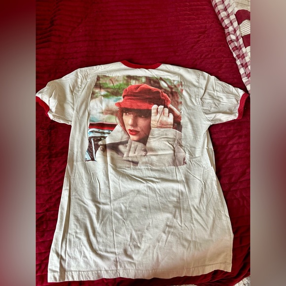 Taylor Swift official Red my version tshirt - Picture 1 of 2
